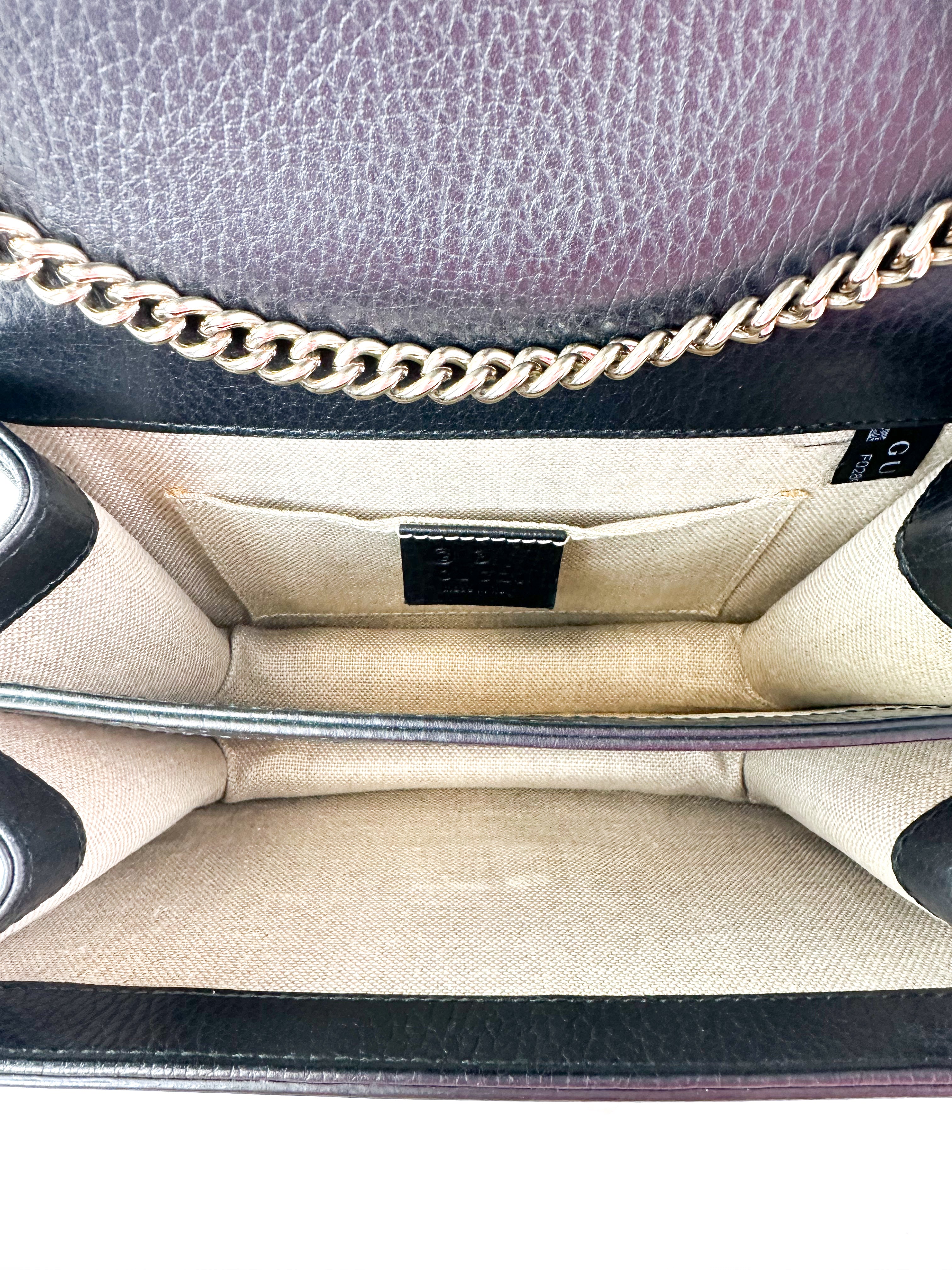 Gucci Black Pebbled Leather Interlocking G Chain Bag